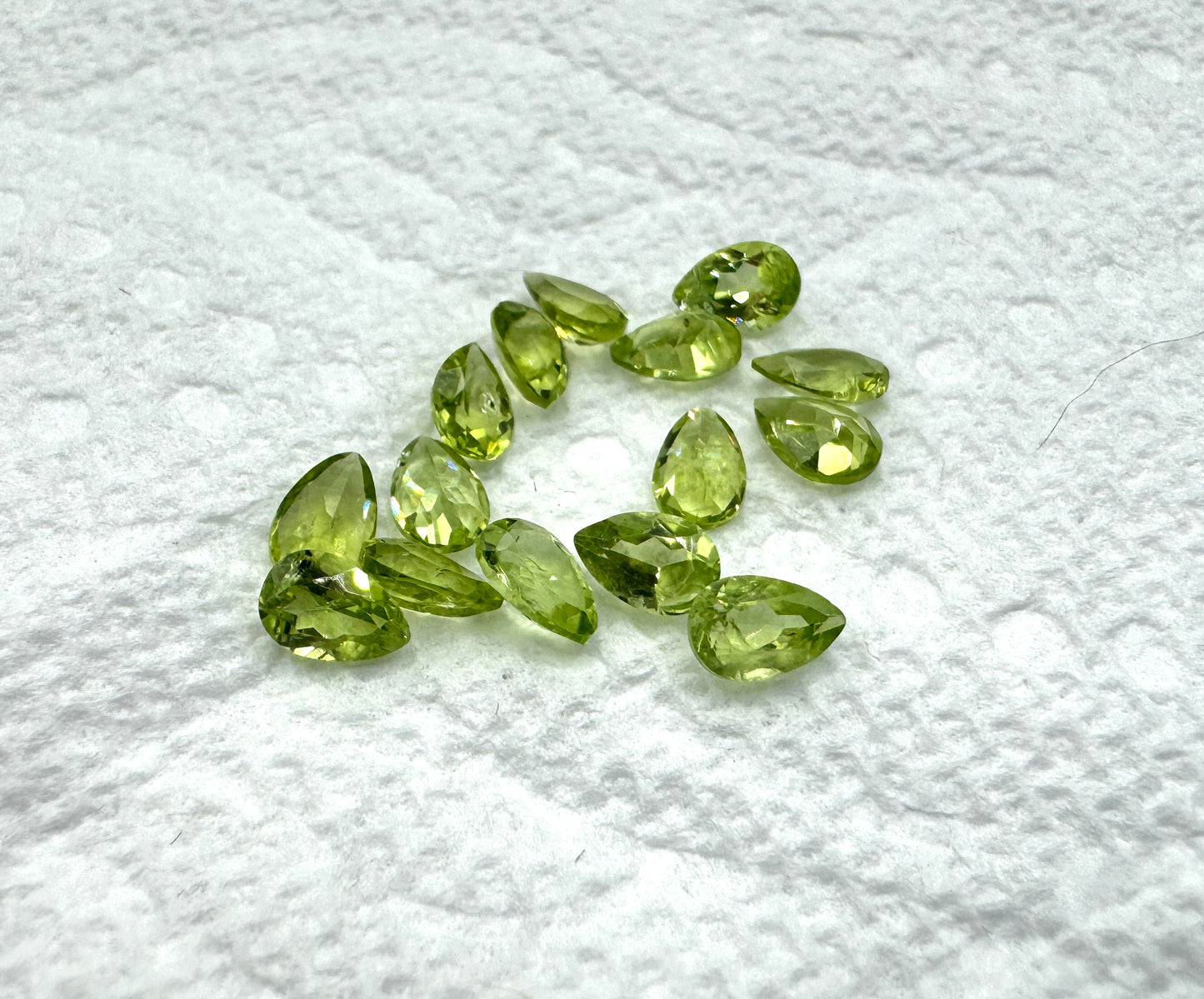 1 Pear Cut Peridot Gemstone (4x6mm)