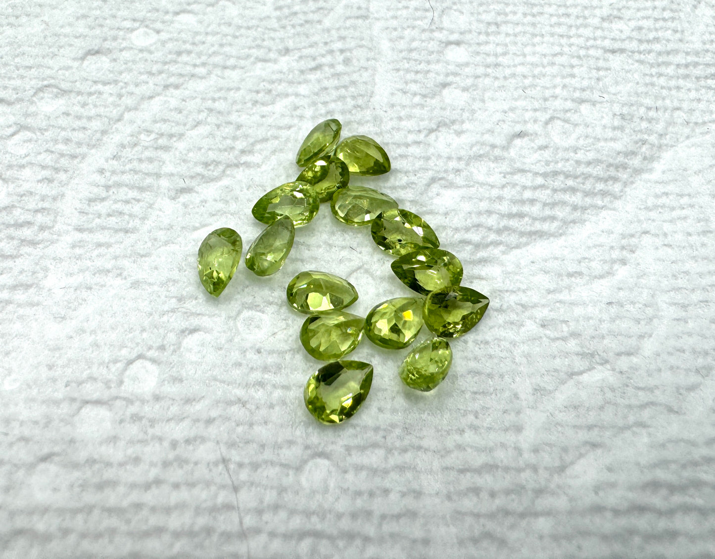 1 Pear Cut Peridot Gemstone (4x6mm)