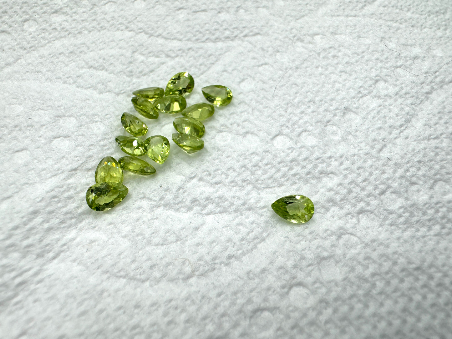 1 Pear Cut Peridot Gemstone (4x6mm)