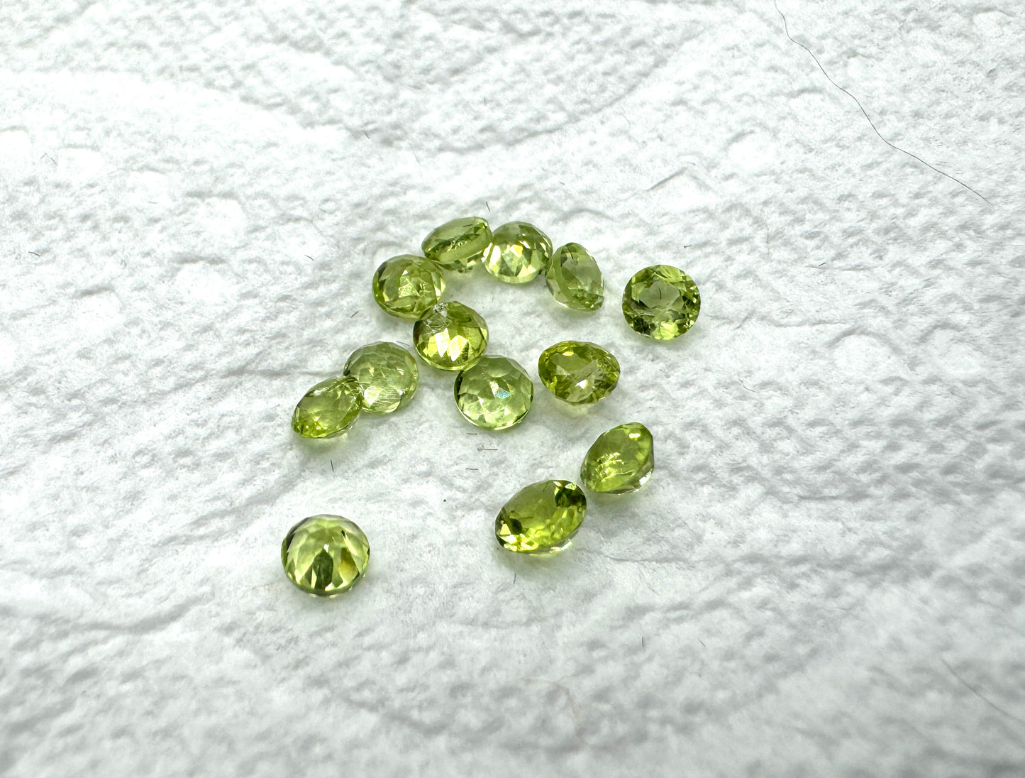 1 Round Cut Peridot Gemstone
