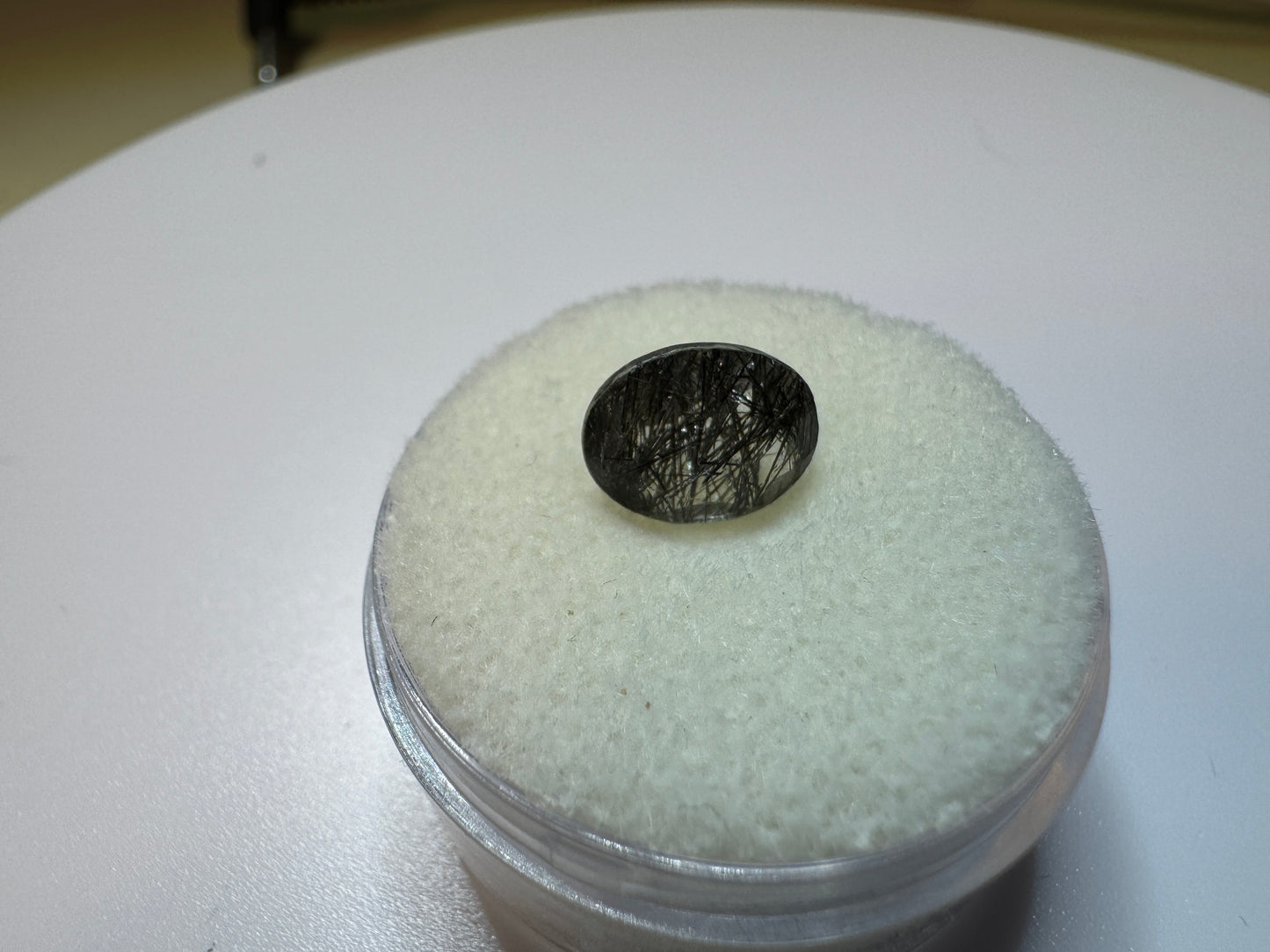 Very Nice Oval Cut Rutilated Quartz (9x7mm, 1.65 ct)