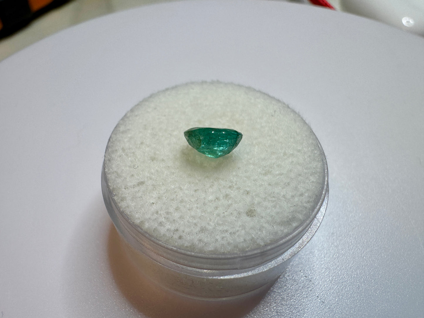 Beautiful Oval Cut Emerald Gemstone (7x5mm, 0.80cts)