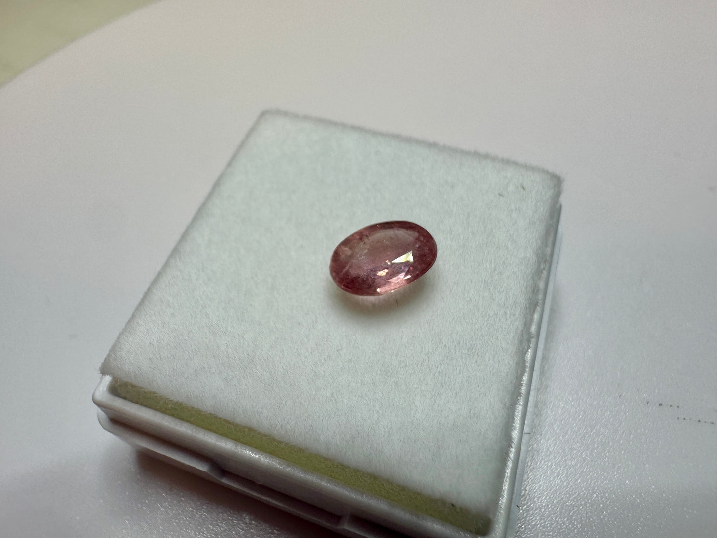 Shiny Oval Pink Spinel (AA+, 8 x 6mm, 1.05 carats)