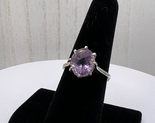 Stunning Lavender Purple Oval Amethyst Ring (Size 7.5)
