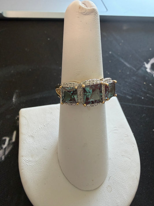 Stunning 10K Gold 3 Stone Lab Alexandrite Diamond Halo Ring Estate Piece