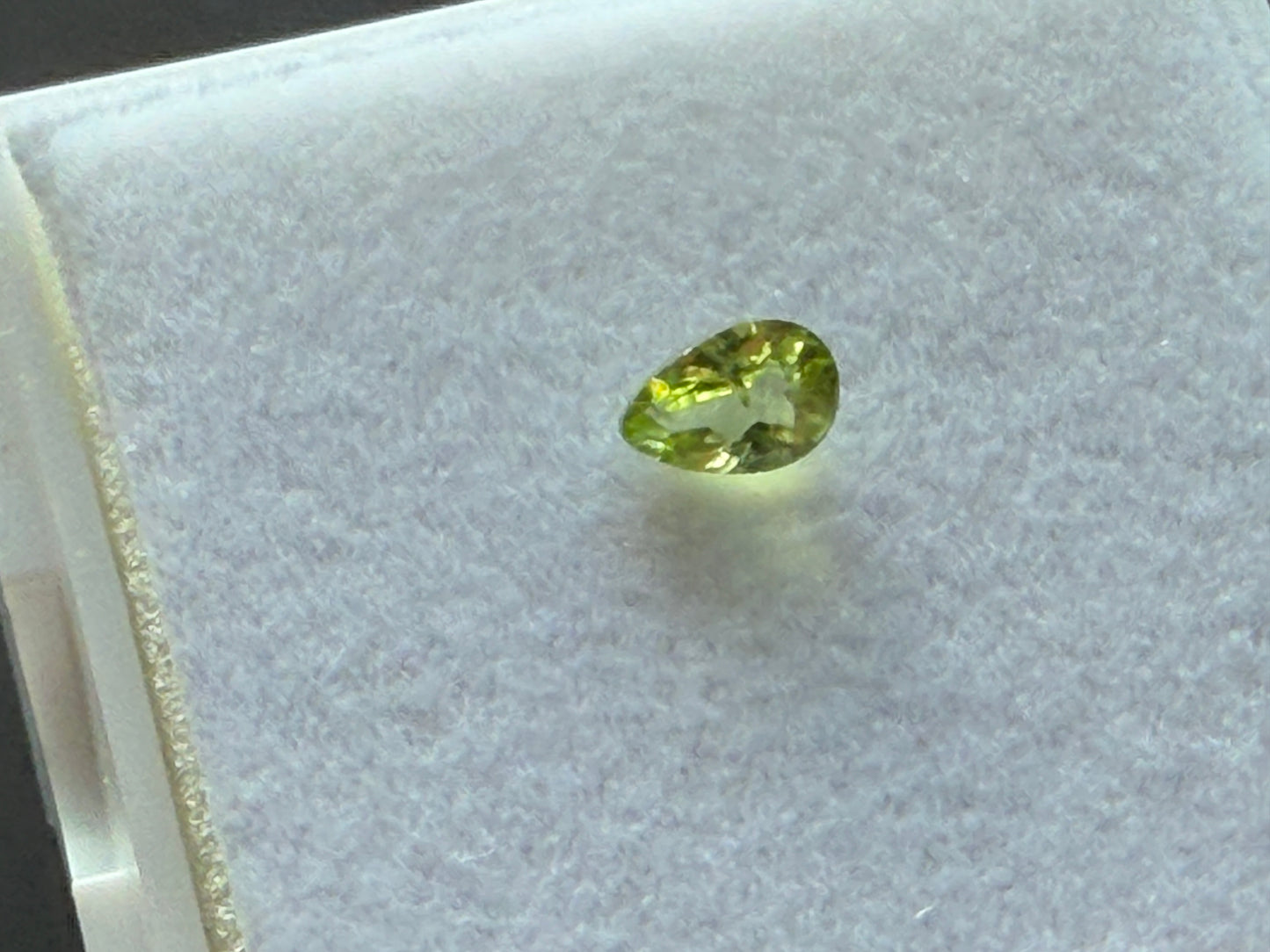 1 Pear Cut Peridot Gemstone (4x6mm)