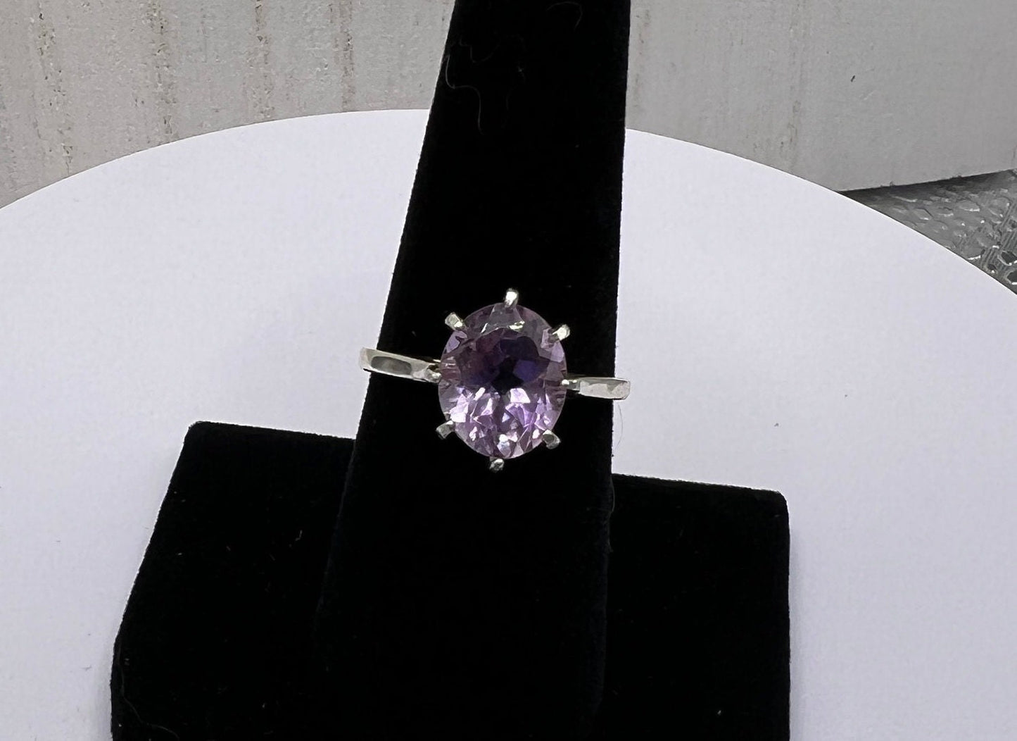 Stunning Lavender Purple Oval Amethyst Ring (Size 7.5)